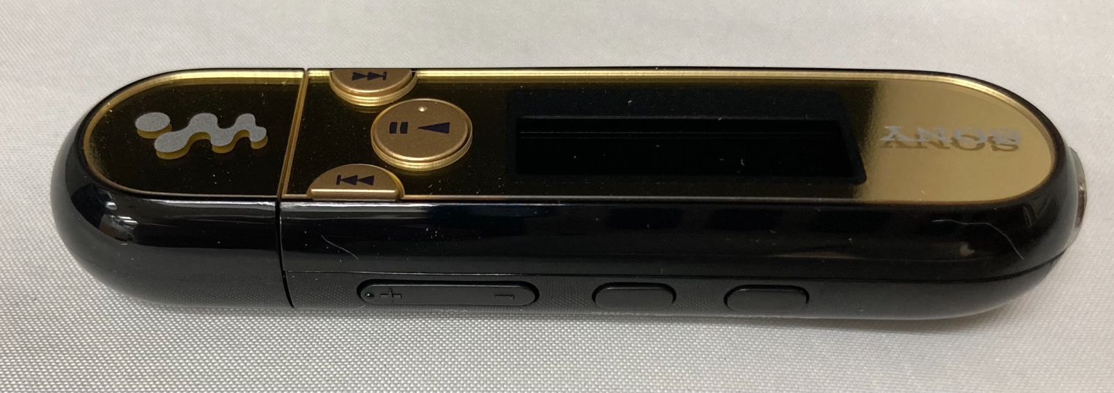 ソニー SONY ウォークマン Eシリーズ FM付 [メモリータイプ] 4GB