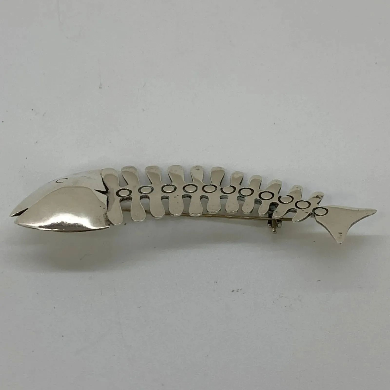 ビンテージ メキシカンジュエリー お魚モチーフのシルバーブローチ ビンテージ メキシカンジュエリー お魚モチーフのシルバー