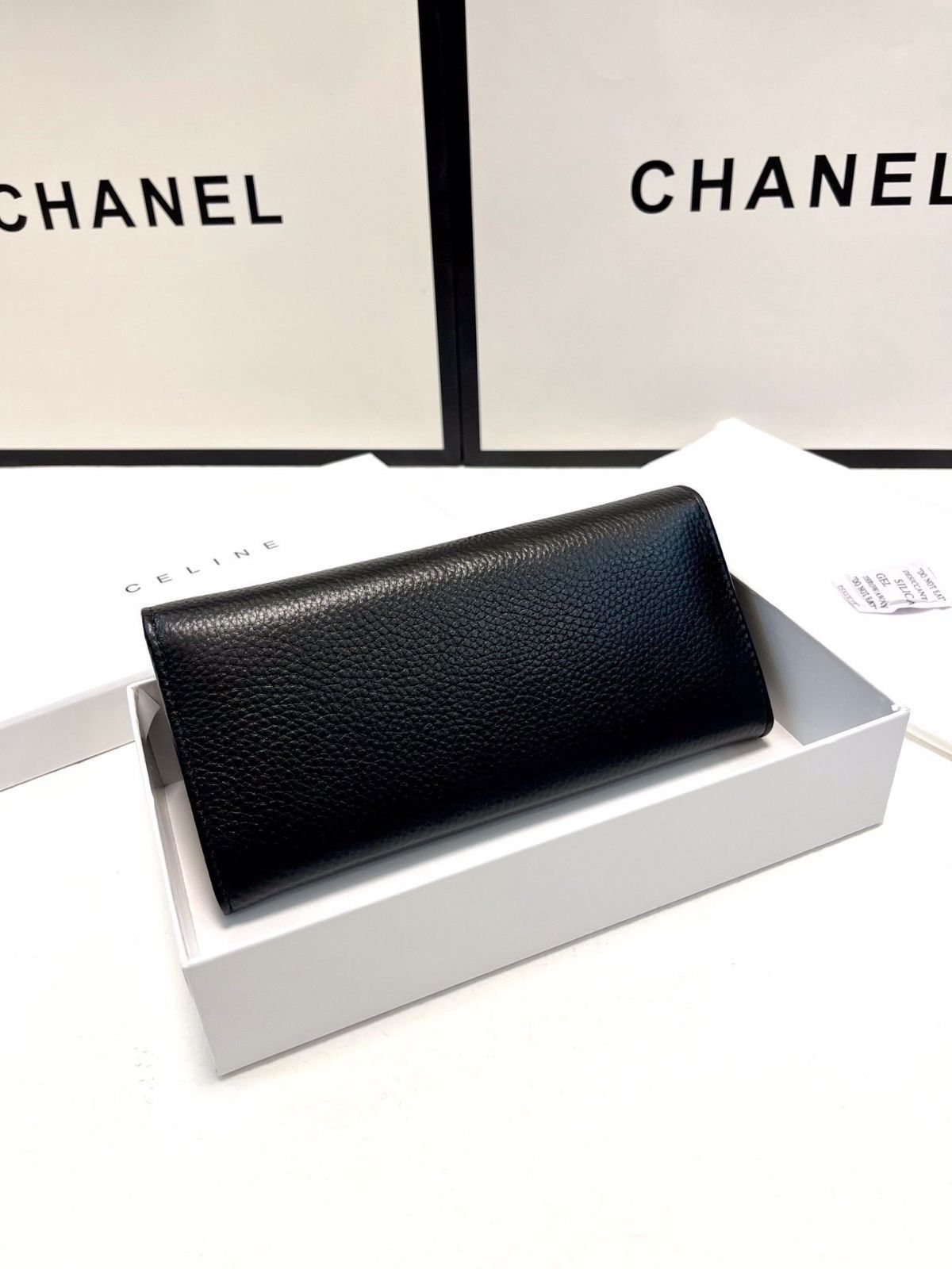 今日 CELINE セリーヌ 送料無料 な価格で在庫あり