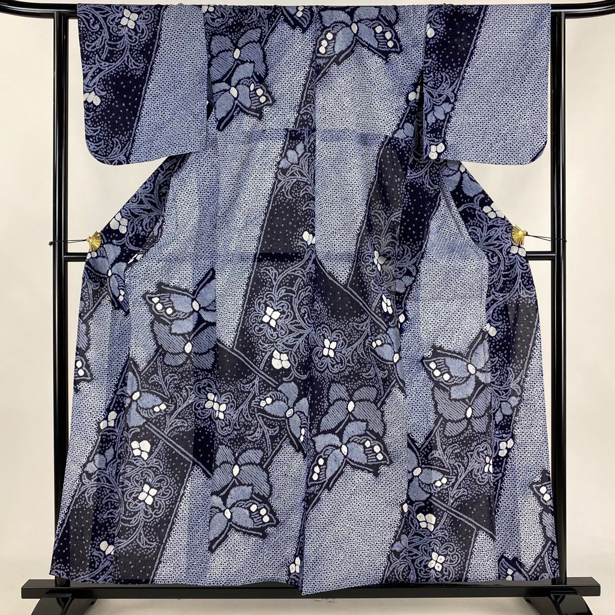 浴衣 身丈158cm 裄丈63cm S 絞り浴衣 草花 蝶 濃紺 綿 美品 名品 【】