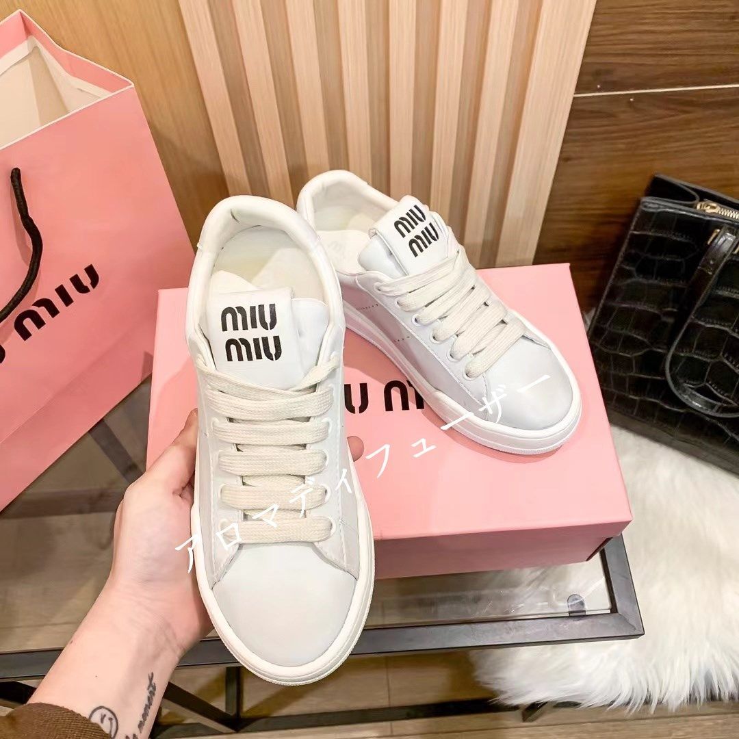 人気レデイースミュウミュウmiumiuスニーカー箱付