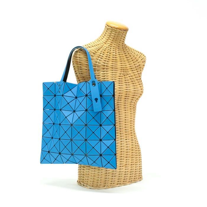 バオバオ イッセイミヤケ BAO BAO ISSEY MIYAKE ルーセント トートバッグ PVC BB03-AG603-71 ハンドバッグ  手提げかばん レディース メンズ ブルー 美品 中古 mbf15004 - メルカリ