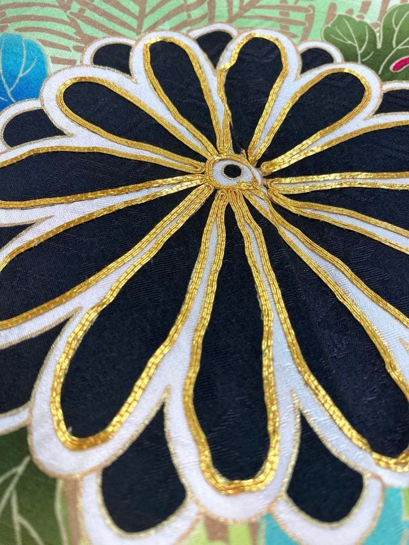 ブランド振袖 山本寛斎 金駒 金彩 紋意匠 豪華 身丈163cm 撥水加工済