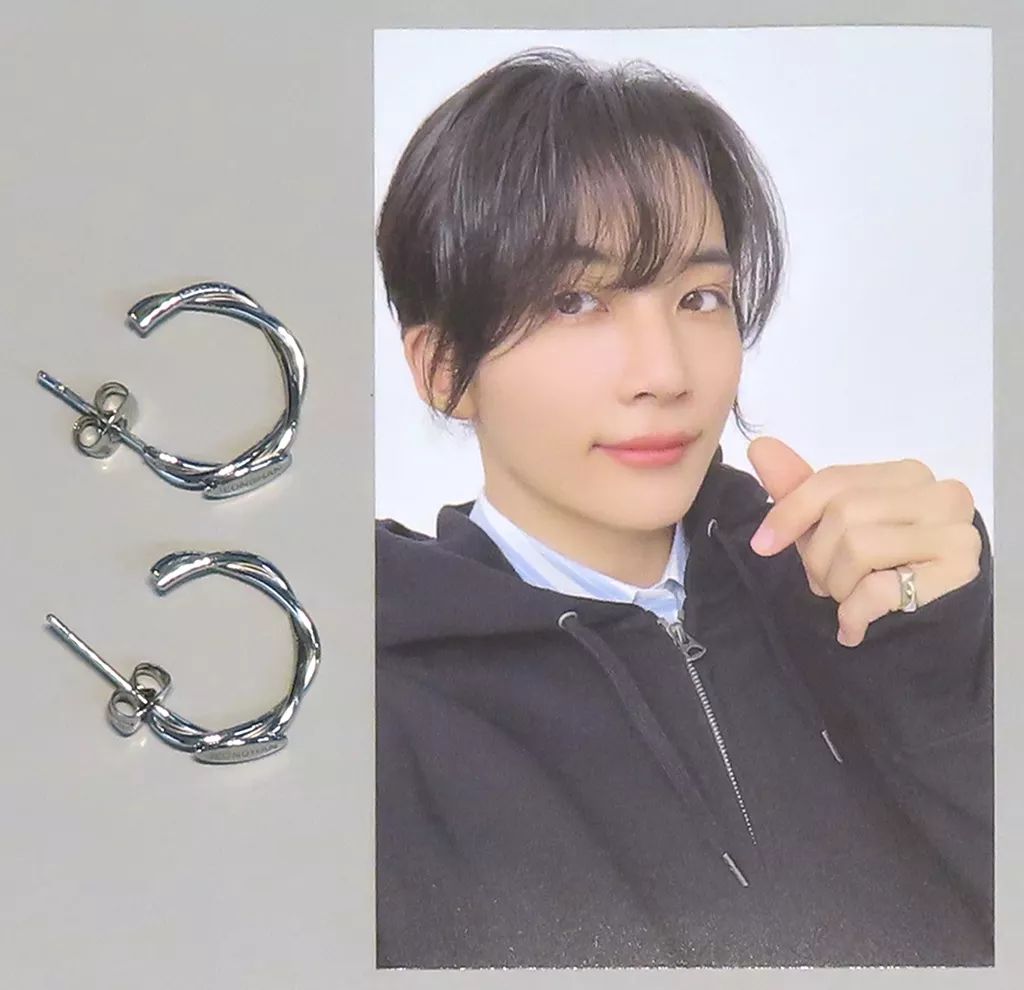 seventeen 8周年 ピアス ジョンハン SEVENTEEN 8周年 ピアス イヤリング トレカ ジョンハン 新品未
