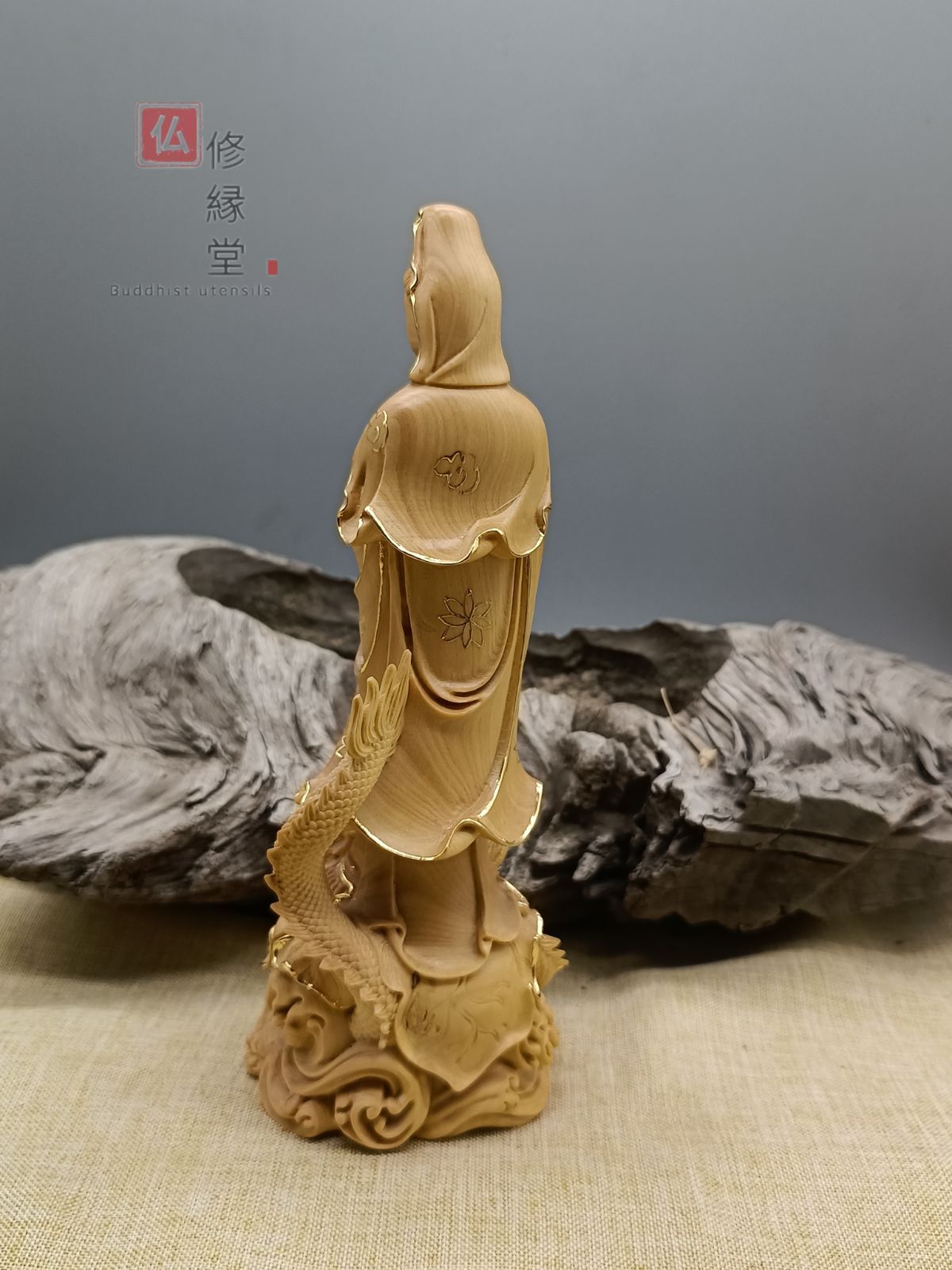 【修縁堂】極上品 木彫仏像 御龍観音菩薩立像 龍上観音 切金 柘植材 仏教工芸 修縁堂】極上品 木彫仏像 御龍観音菩薩立像 彫刻 本金 切