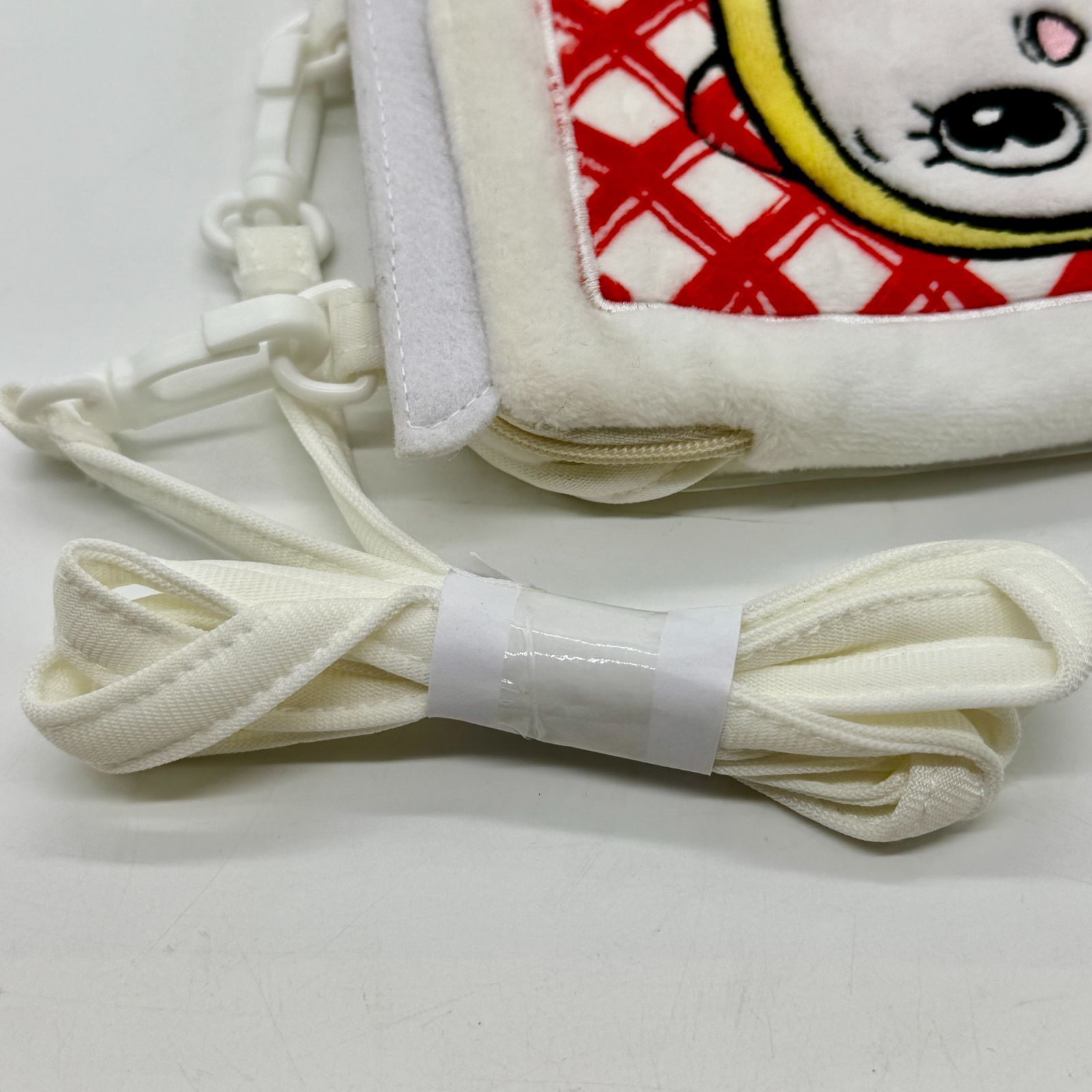 未使用品】【希少品】ドラミちゃん ポシェット 白 ホワイト