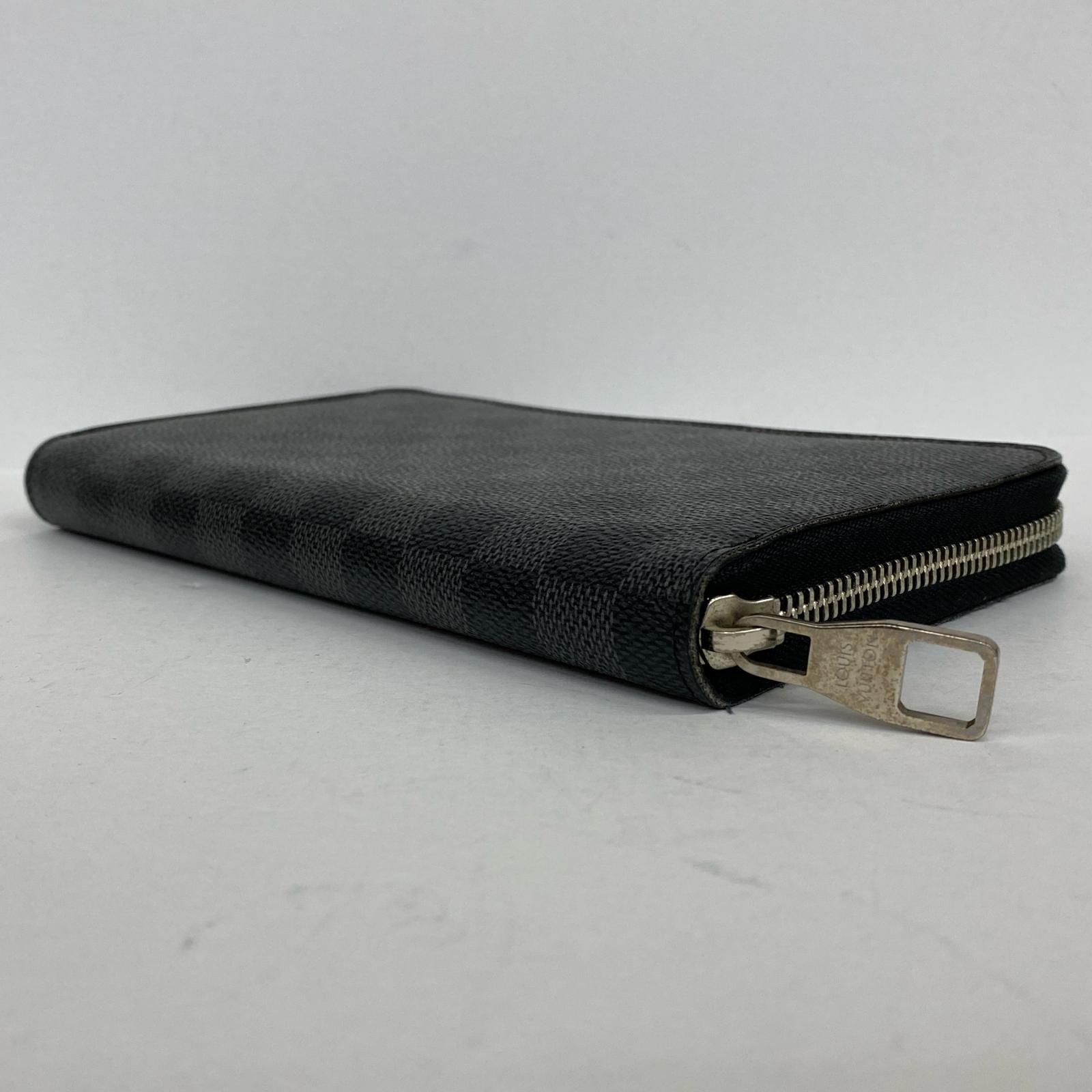 VUITTON