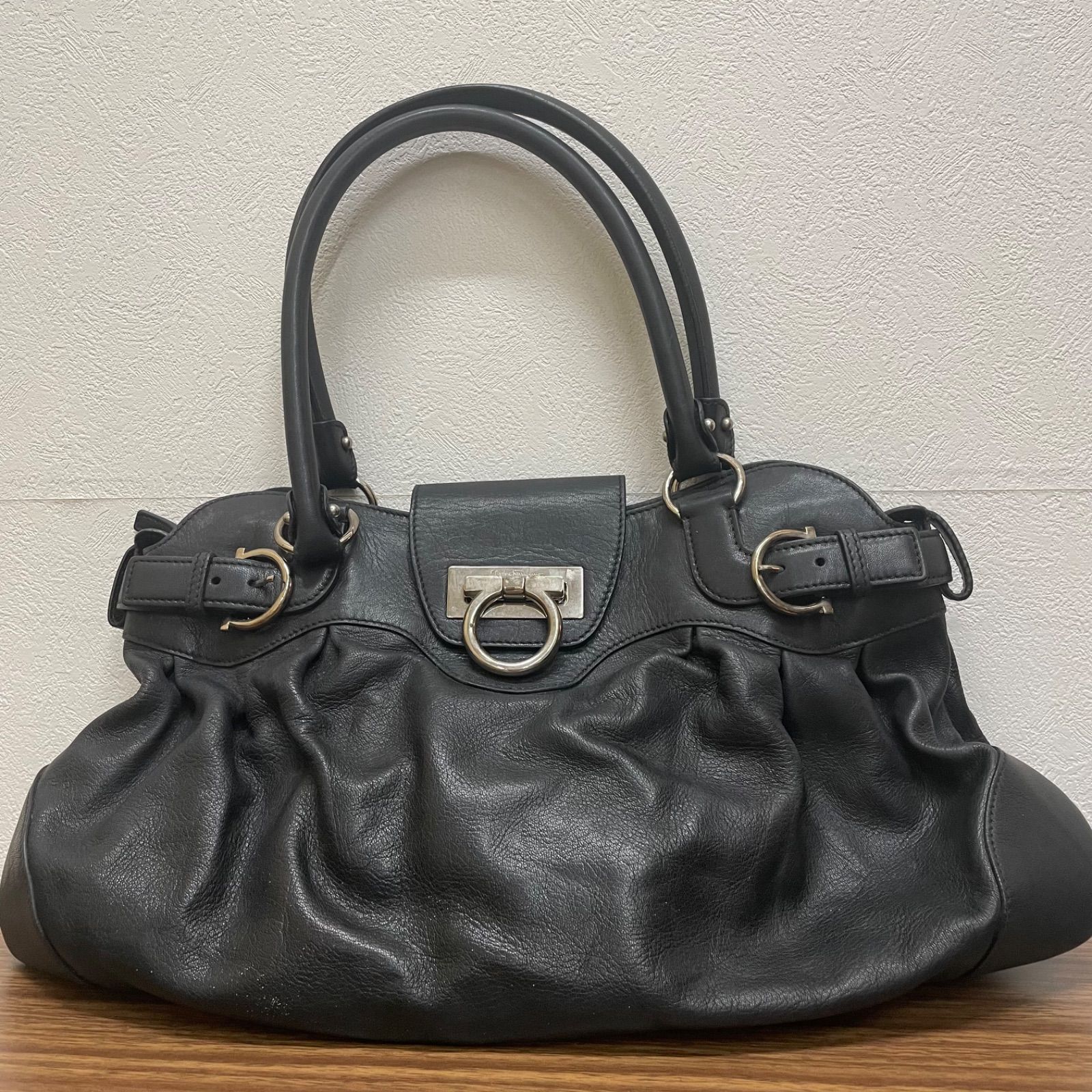 フェラガモ　ハンドバッグ　ピンク　ギャザー　ガンチーニ　マリッサ　s56 ◎ Salvatore Ferragamoサルバトーレフェラガモ マリッサ