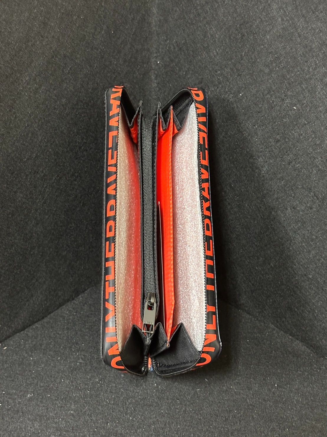 【完売】DIESEL 24 ZIPOCKET 長財布　ナイロン　ロゴ 完売】DIESEL 24 ZIPOCKET 長財布 ナイロン ロゴ DIESEL（レッド/赤色