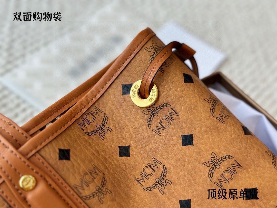 今日特価】MCM Double-Sided Shopping Bag ダブルサイド