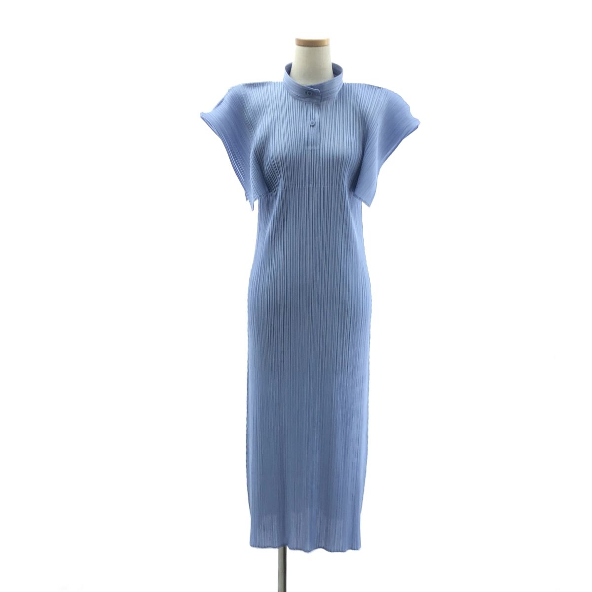 PLEATS PLEASE ISSEY MIYAKE ワンピース SWING” This series has a structure that wraps around a