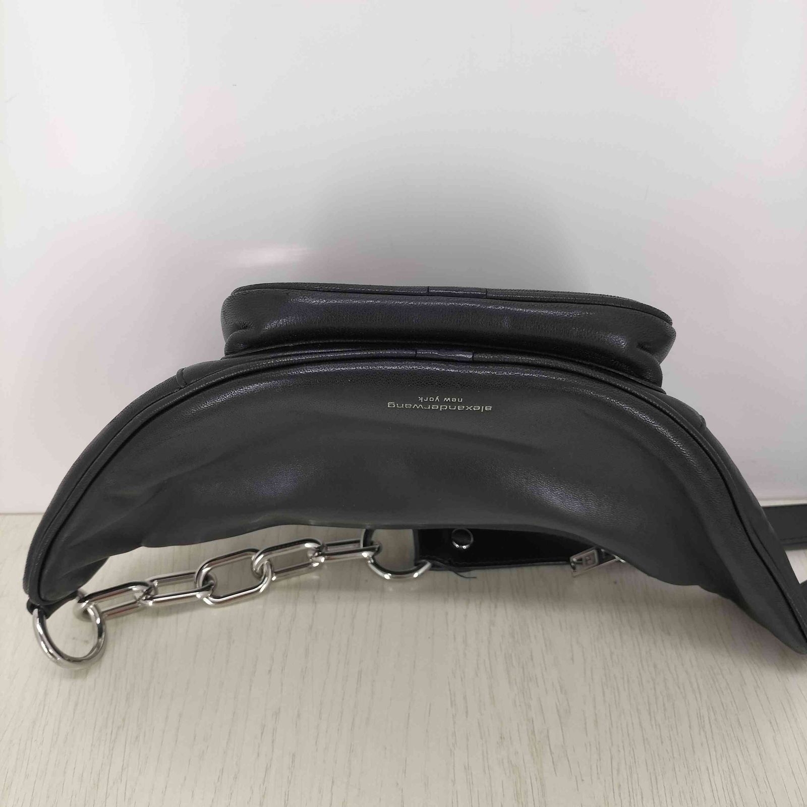 アレキサンダーワン Alexander Wang レザーボディバッグ メンズ