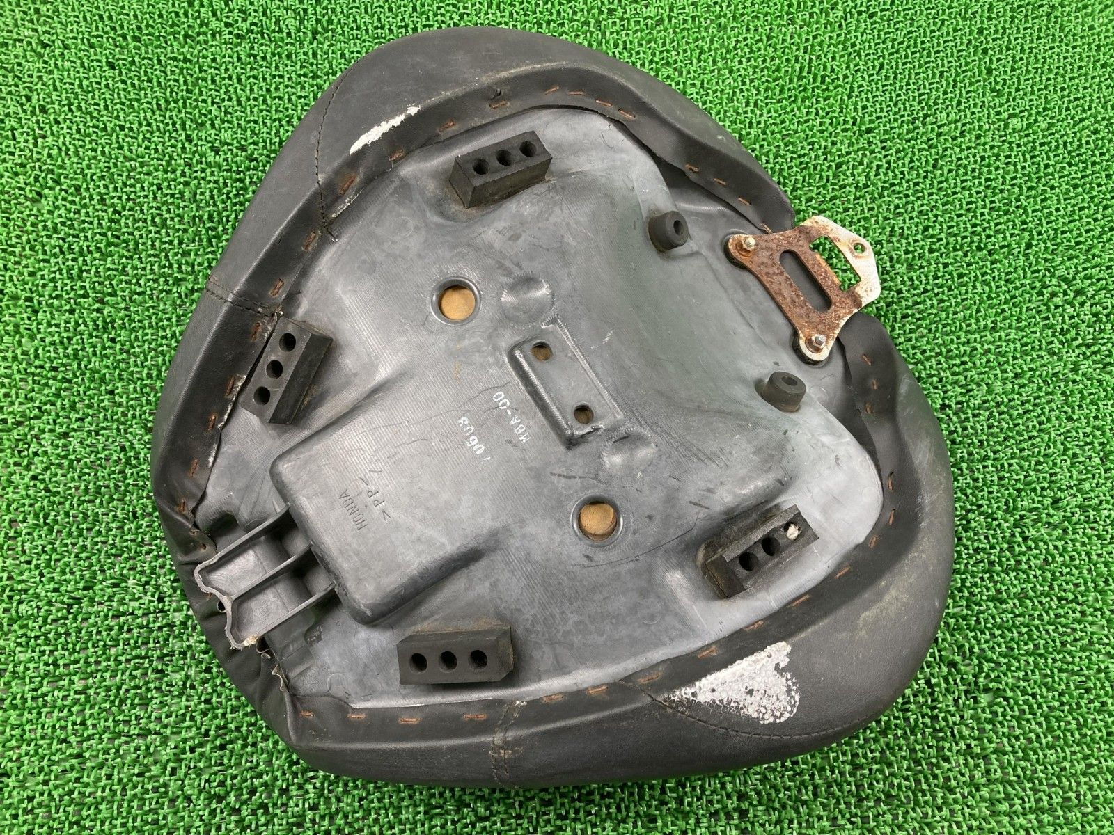 シャドウ400 フロントシート MBA ホンダ 純正 バイク 部品 NC34 修復