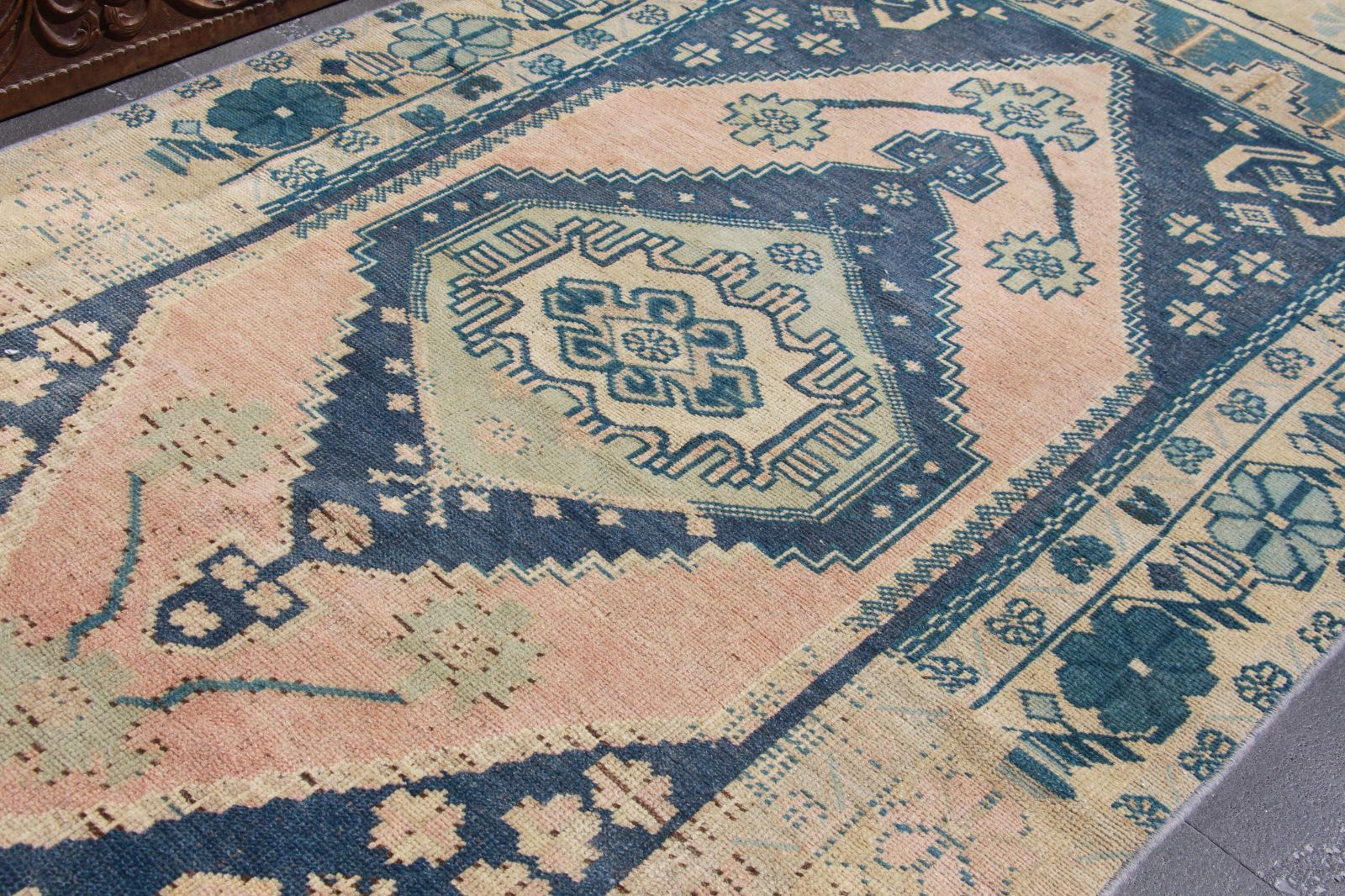 カイセリ製トルコ絨毯 手織り ラグ（素材：ウール◇サイズ：119 x 238