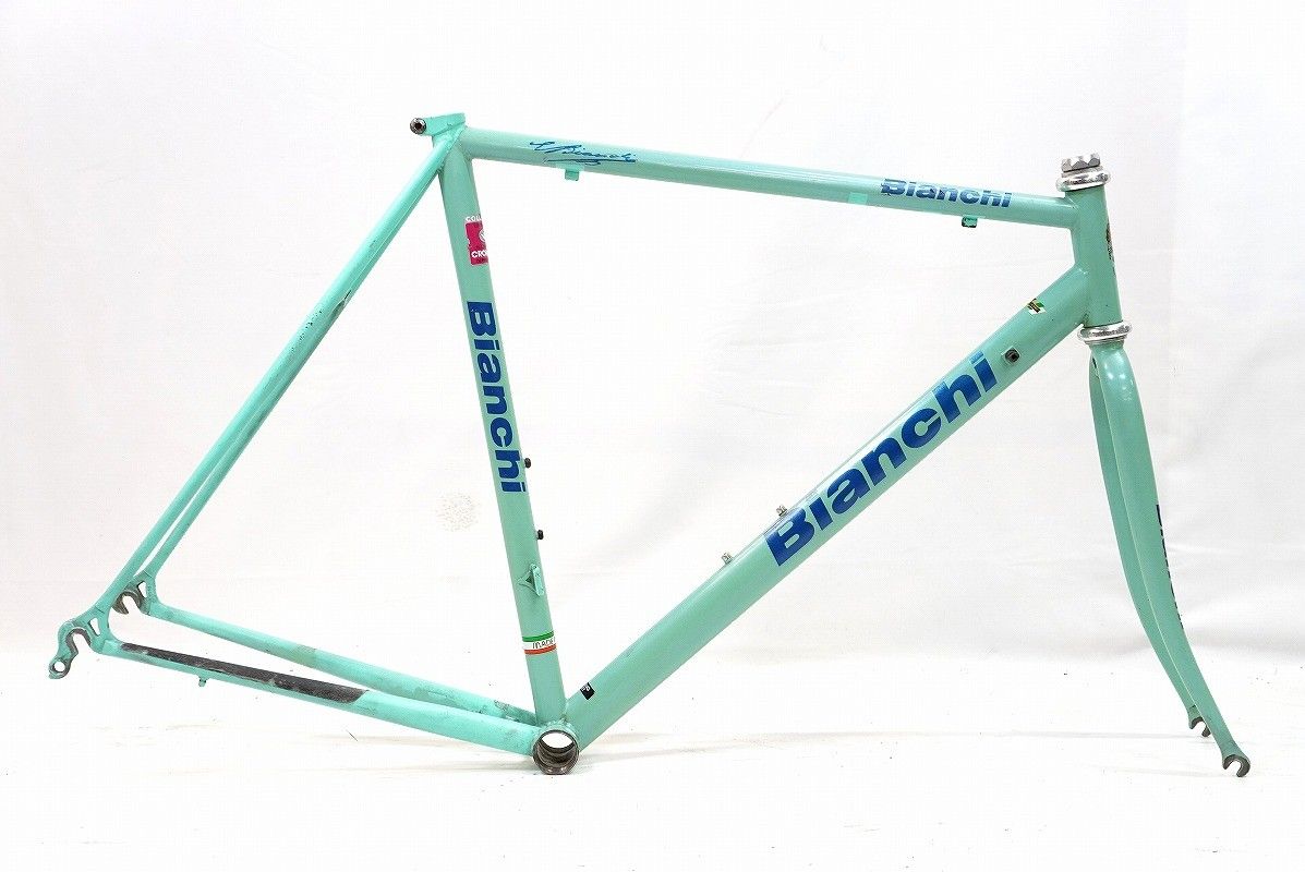 更新しました ビアンキ フレーム完全内蔵型、紫 新車外し 組み上げ可能