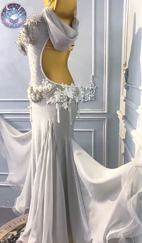 新品 未使用 新作 ベリーダンス オリエンタル衣装 インナー付 ホワイト