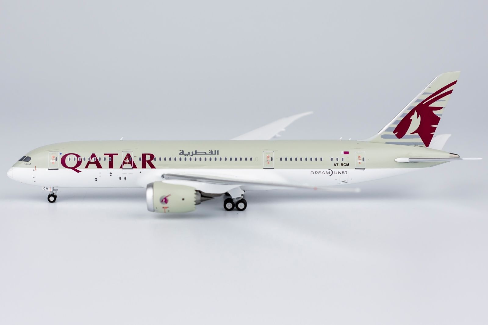 カタール航空 B787-9 1/400 飛行機模型 NGmodel カタール航空 787-8 A7-BCM 1/400 59008 - メルカリ