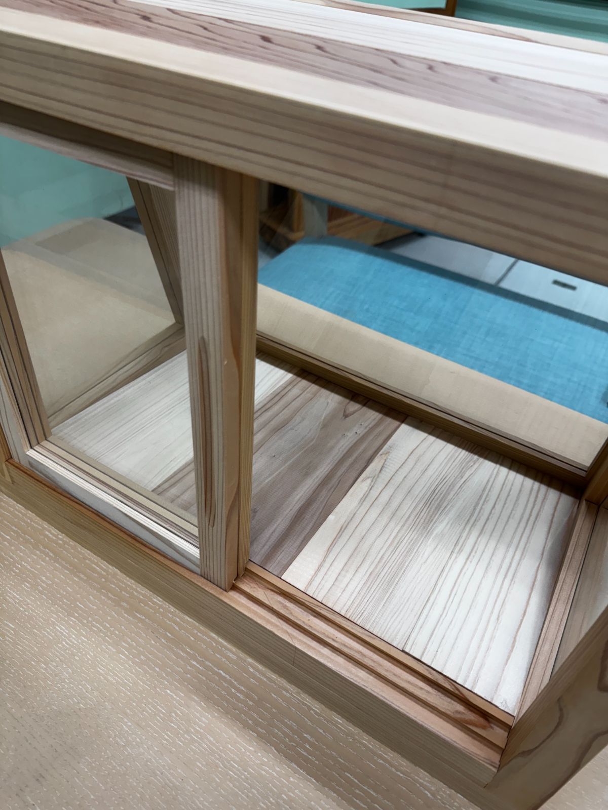 シンプル＆上質なショーケース