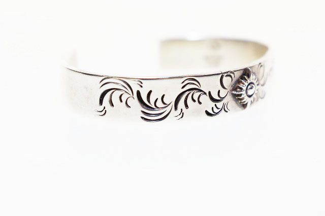 アリゾナフリーダム ARIZONA FREEDOM 太陽神 唐草 バングル