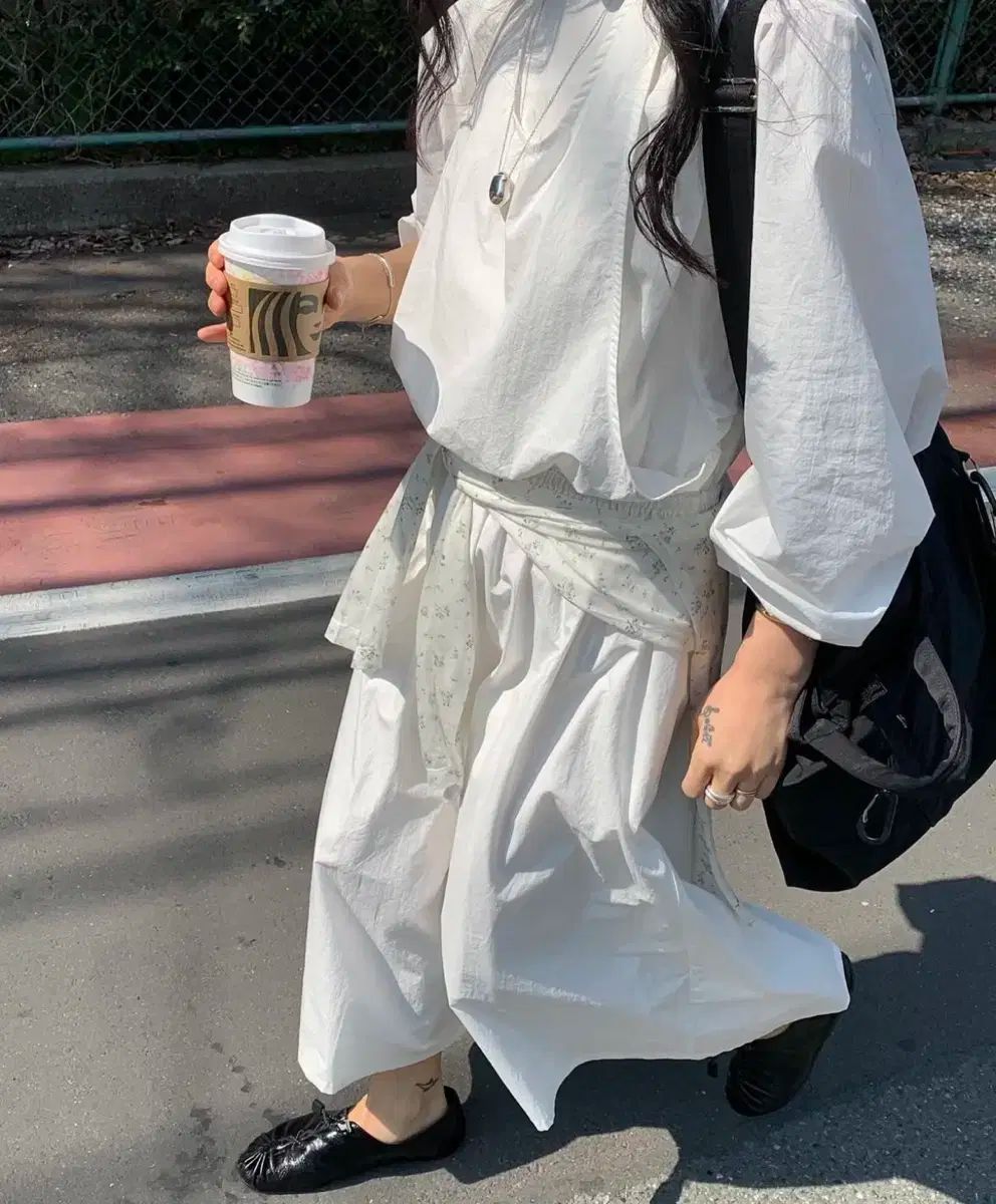 白