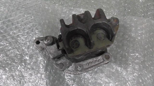 CB400 SUPER FOUR NC31-1030xxx の キャリパー 右 1757636719