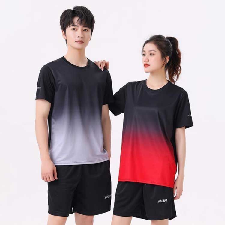 On - On ランニングウェア　半袖シャツ&ハーフパンツ ランニングウェア セット メンズ レディース 上下セット 半袖