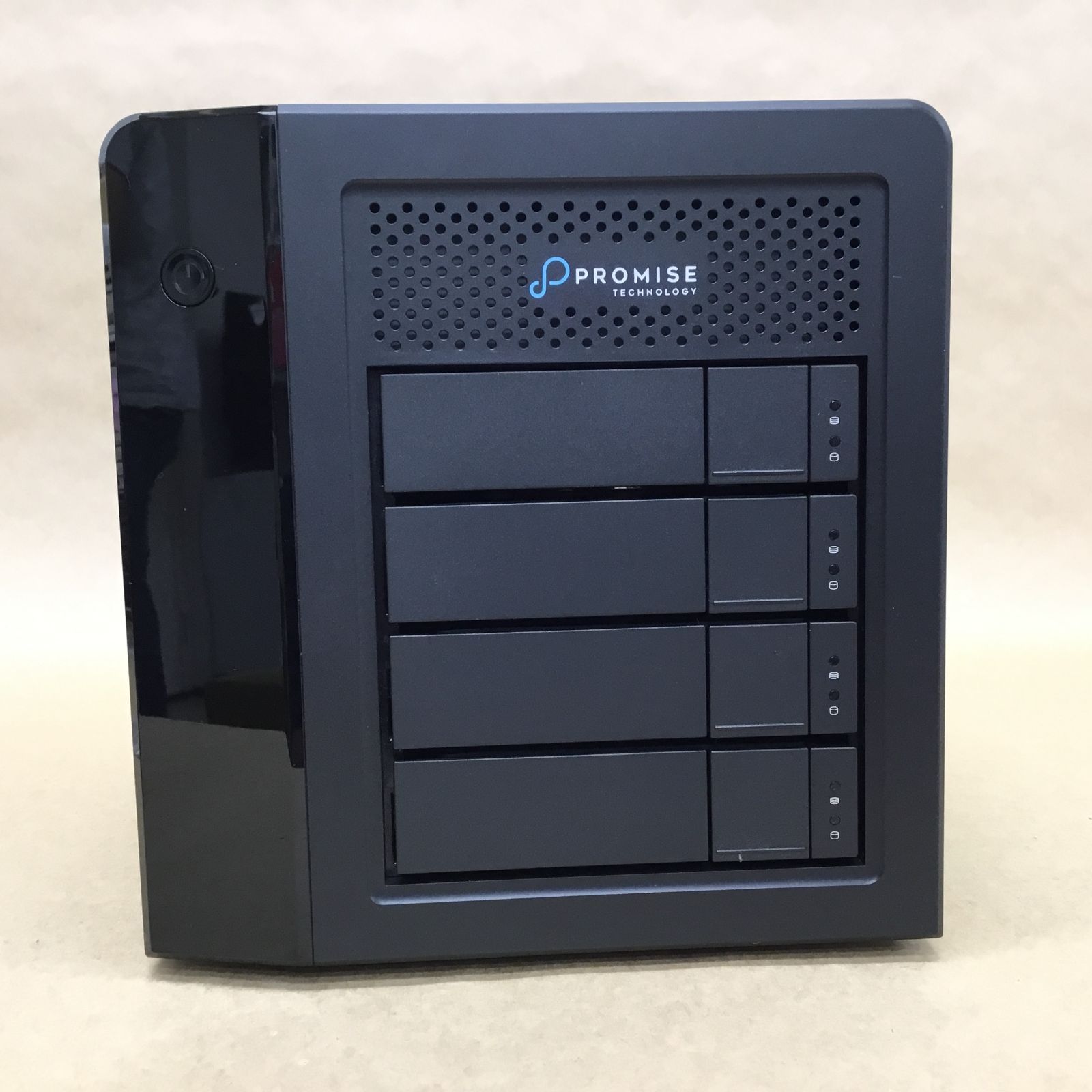 DS消去済み ＰＲＯＭＩＳＥ NAS Pegasus3 R4 16000GB(4000GB×4) Thunderbolt3対応