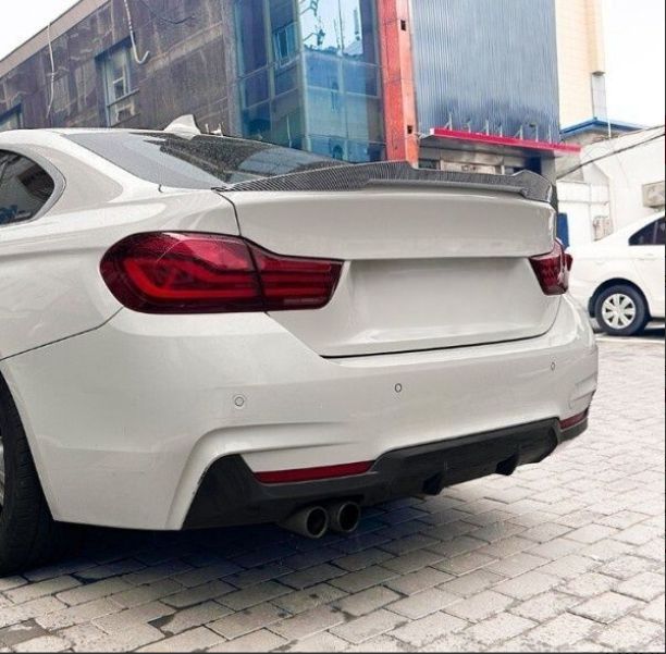 リアスポイラー