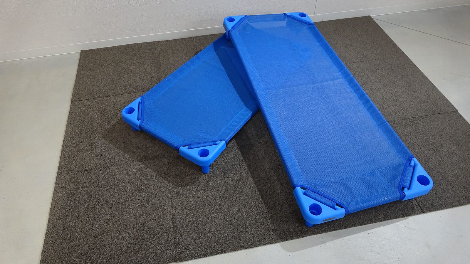 エンドー スタッキング式 抗菌 お昼寝コット ブルー