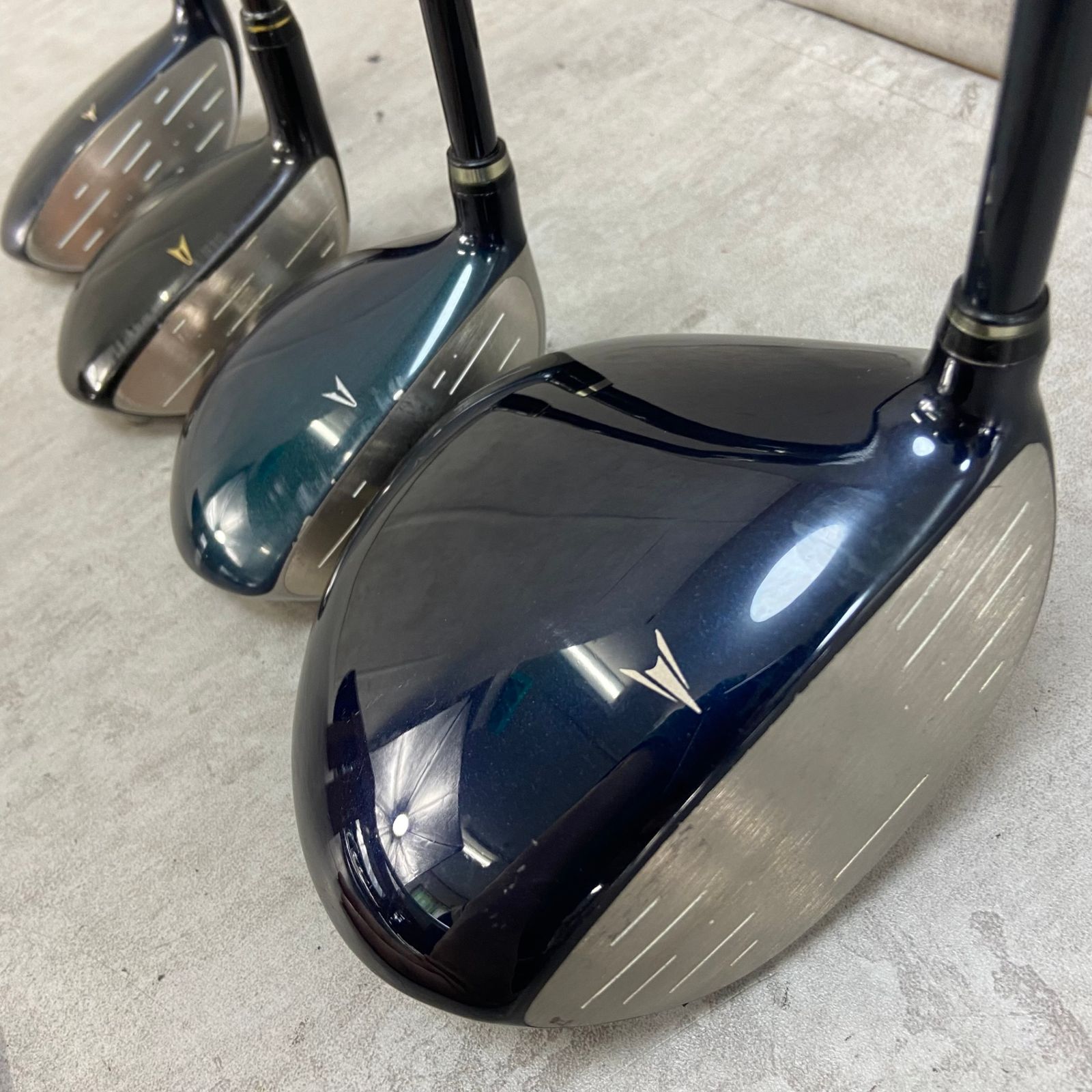 XXIO - ゼクシオ　メンズゴルフ13本セット　R　右利き用　キャディバッグ　ヘッドカバー　初心者おすすめ　入門用　XXIO XXIO - ゼクシオ メンズゴルフ13本セット R 右利き用 キャディ