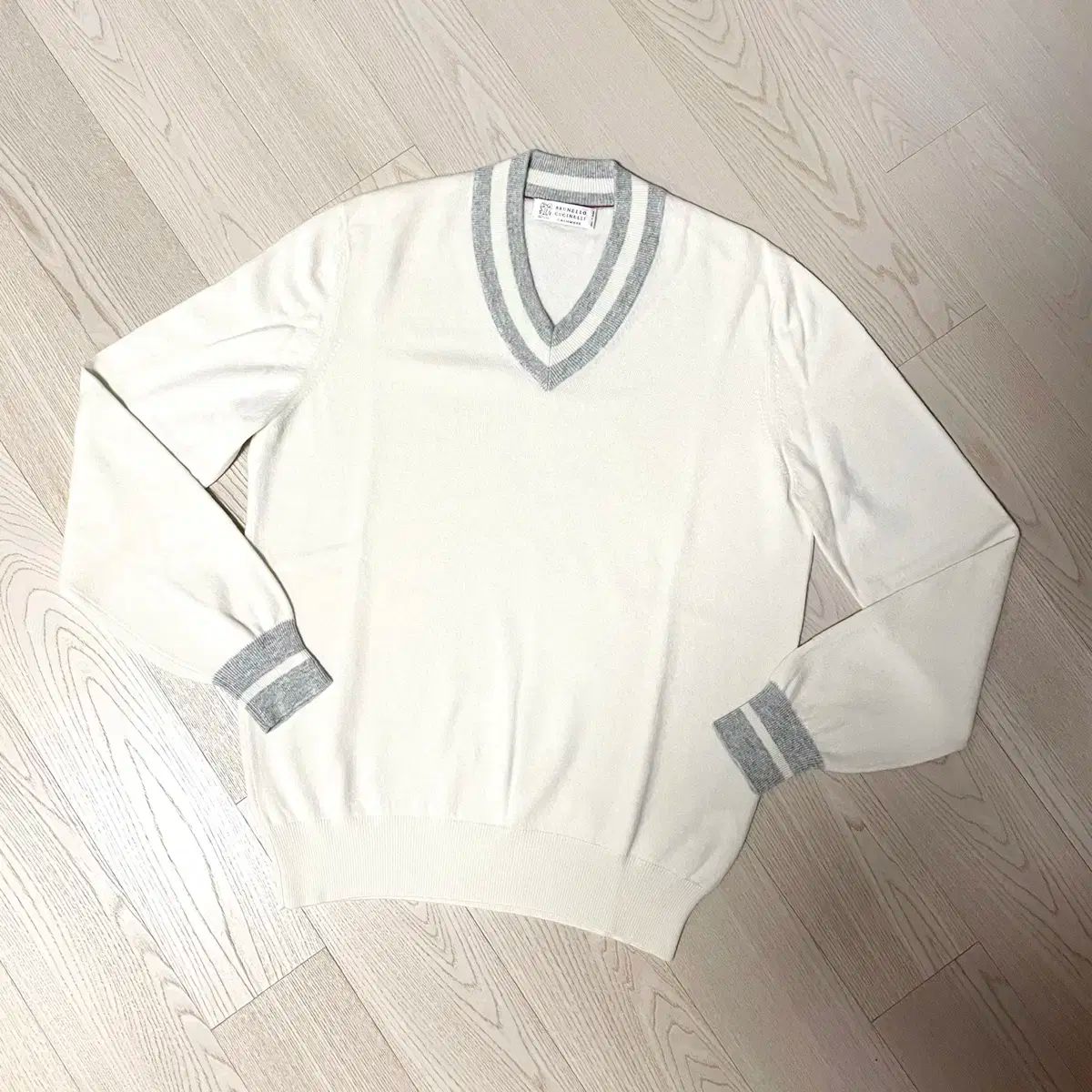 【美品】ブルネロクチネリ カシミヤ100％　 Vネック ニット セーター　L 美品】ブルネロクチネリ カシミヤ100％ Vネック ニット セーター