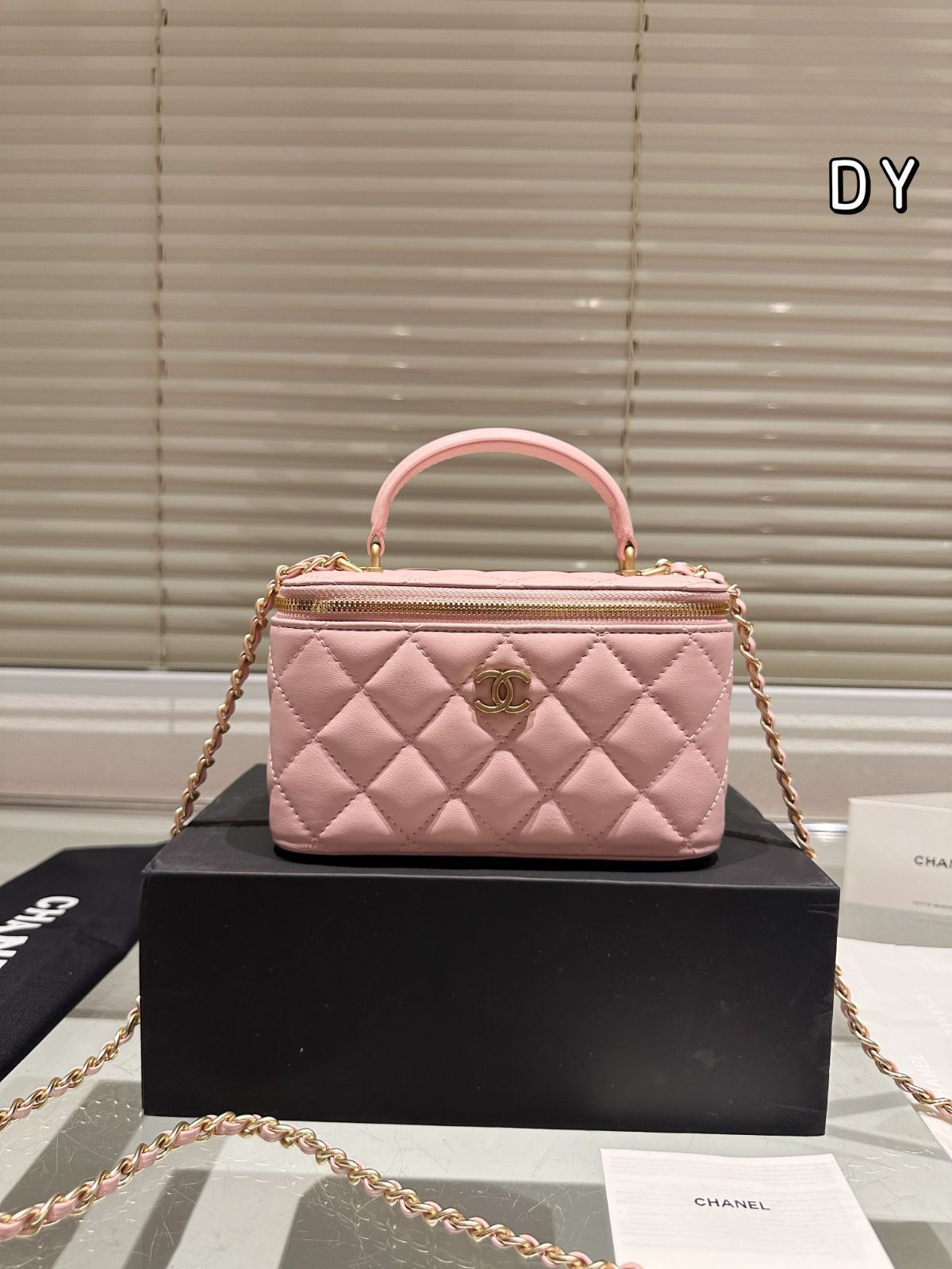 今日特価】CHANEL リップスティックケース ハンドル付き メイク