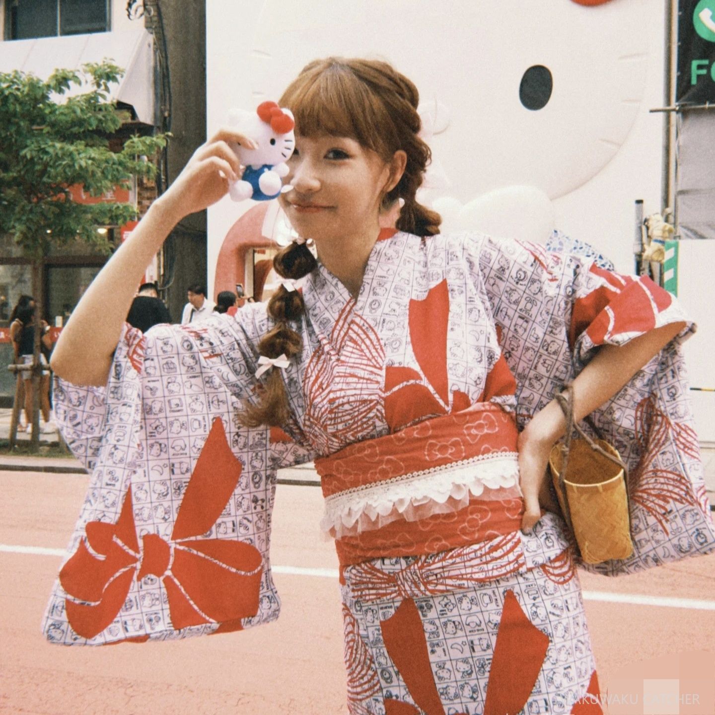 レディース浴衣　ハローキティ　未使用 浴衣 女性 ハローキティ 可愛い 夏 着物 ゆかた 小紋 通気性
