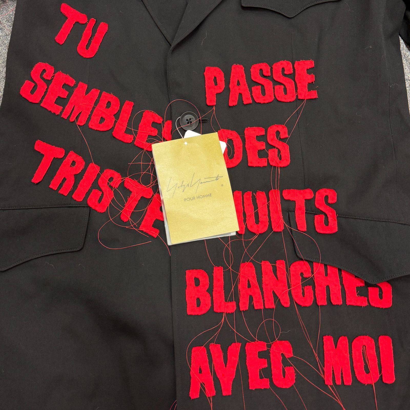 参考上代858000円 未使用 Yohji Yamamoto POUR HOMME 24AW 英字ステッチロングコート ジャケット ヨウジヤマモトプールオム HO-J26-120 ブラック 2 （98840A5） 参考上代858000円 未使用品 Yohji Yamamoto POUR HOMME 24AW 英字