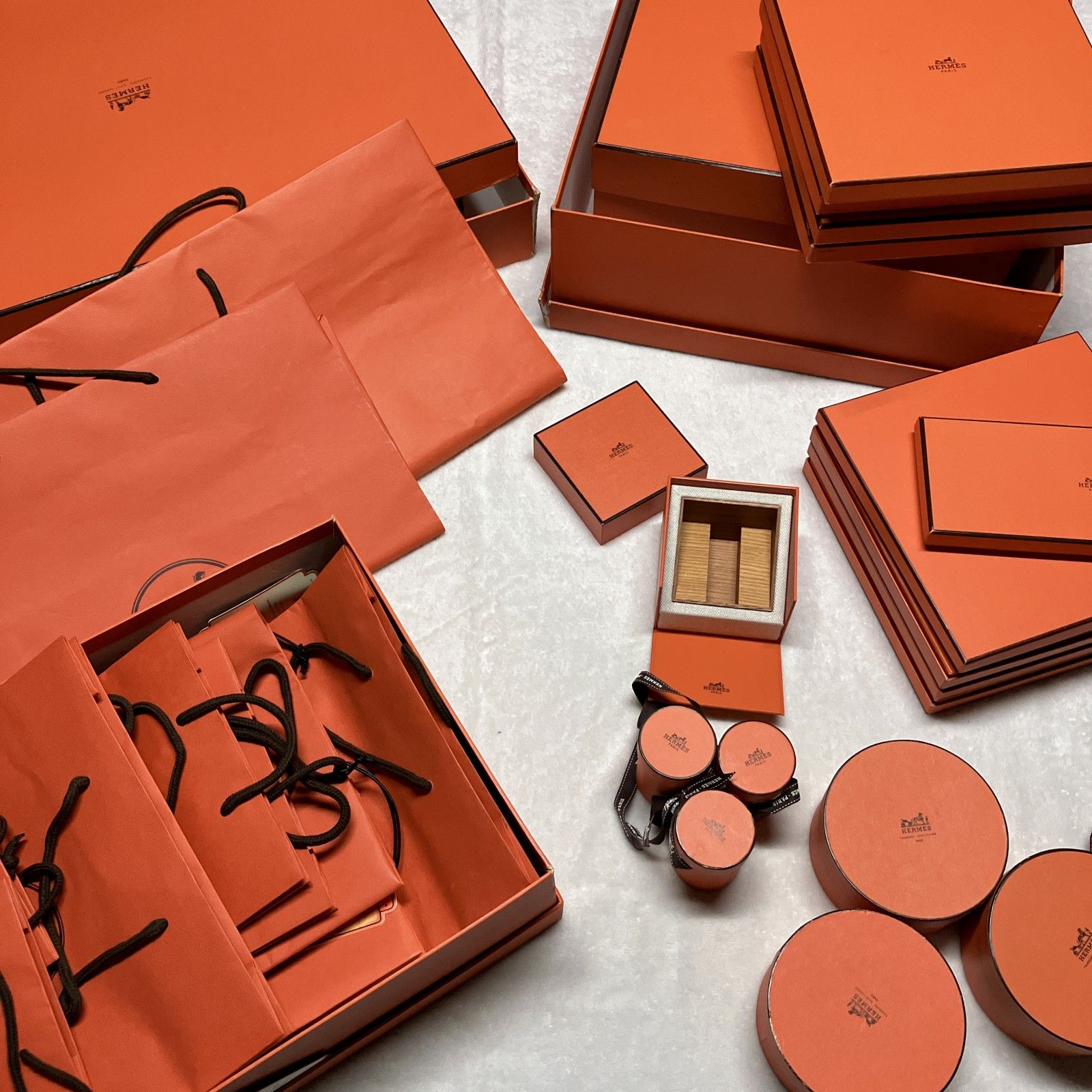 HERMES エルメス  紙袋、空箱 セット　ブランドショッパー　まとめ売り HERMÈS】エルメス 空箱＆紙袋 まとめ売り ショッパー ギフト