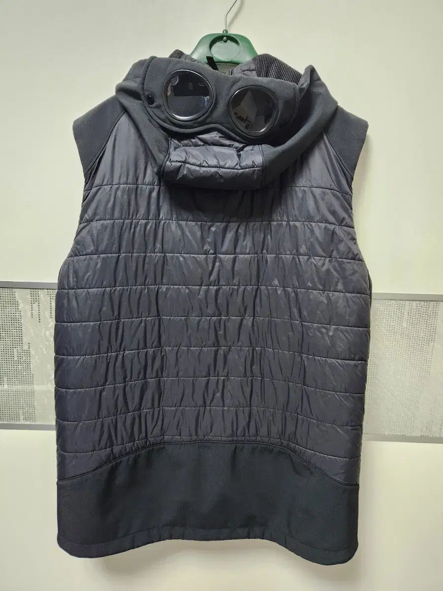 C.P. COMPANY シーピーカンパニー シェルゴーグル ダウン ベスト
