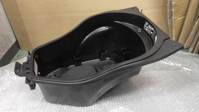 アドレス125　DP12H-104xxx　の　メットインボックス:#1738645973