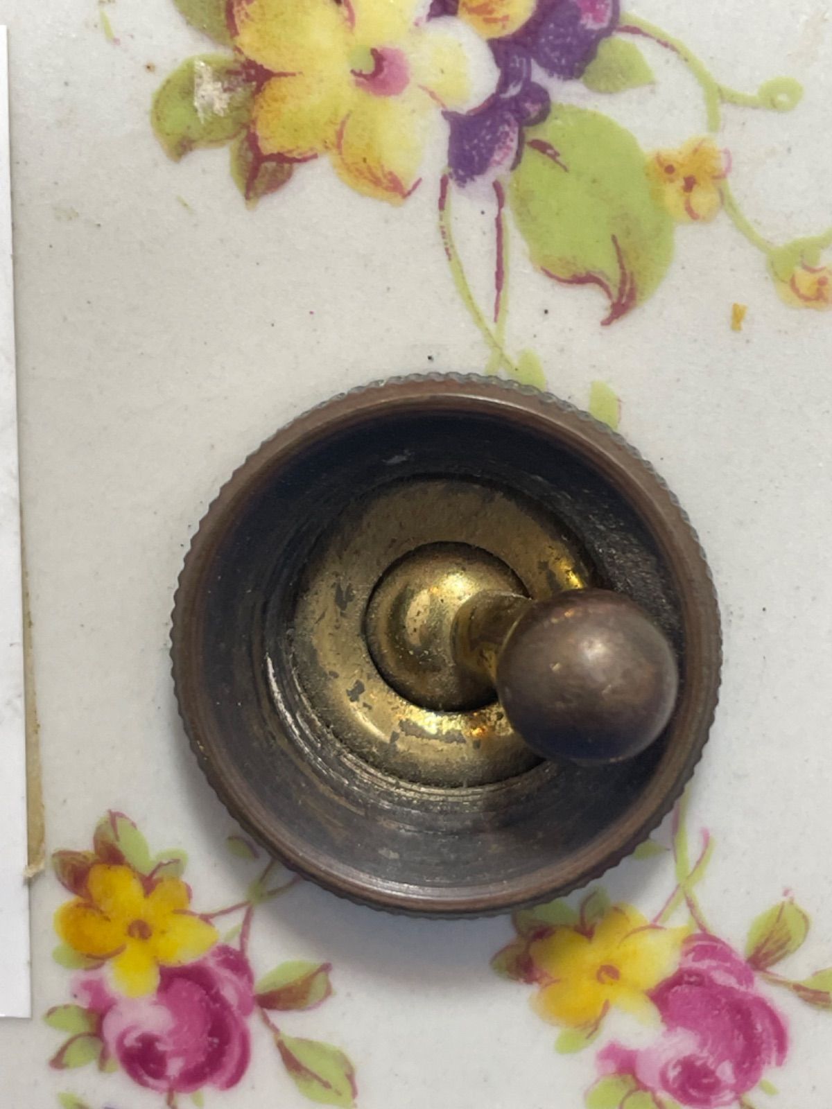 陶器製スイッチカバー 真鍮製トグルスイッチ