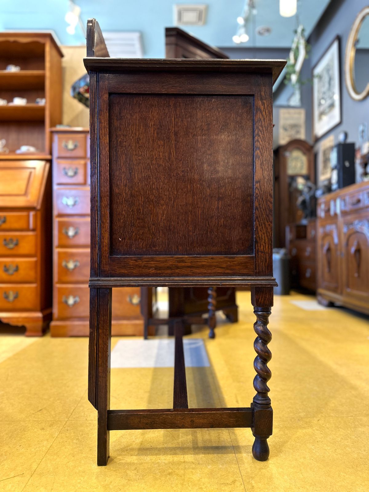 ツイストレッグミラーバックサイドボード