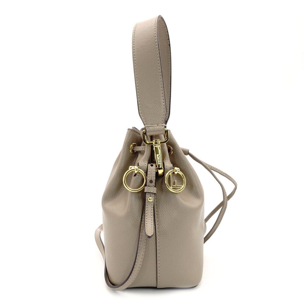 フェンディ FENDI