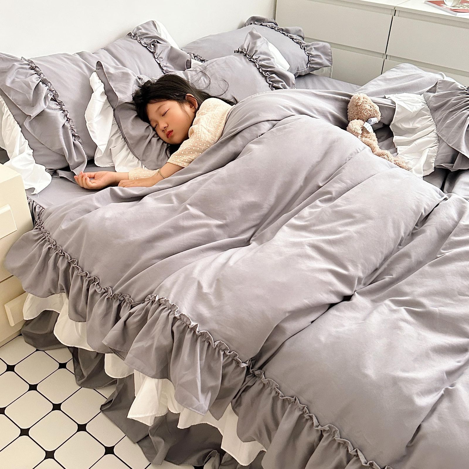 古志手原焼(古三田焼）呉須染付茶碗(元箱、三つ柏紋藍染包み古布付)