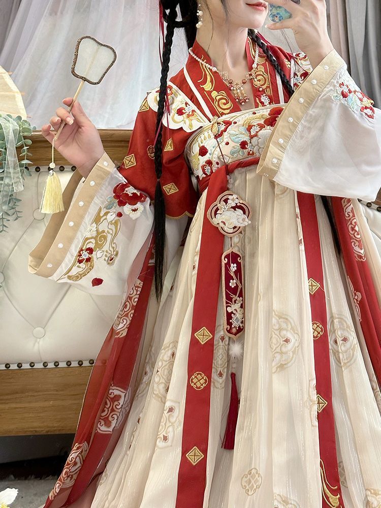 金台紅袖