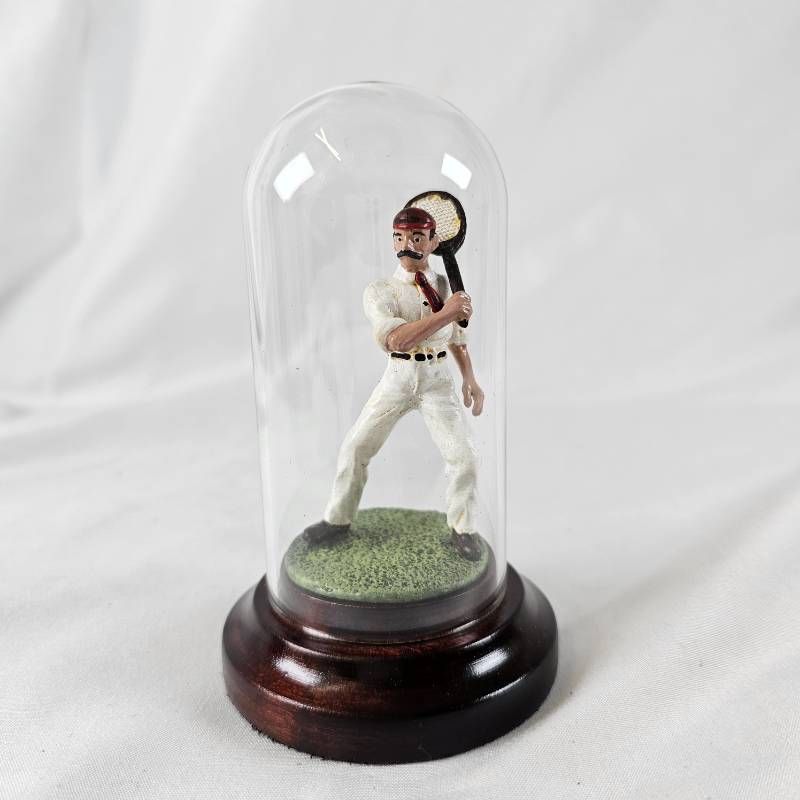 1988年製 英国ヴィンテージ ファインアートミニチュア テニスをするジェントルマン ガラスドーム付