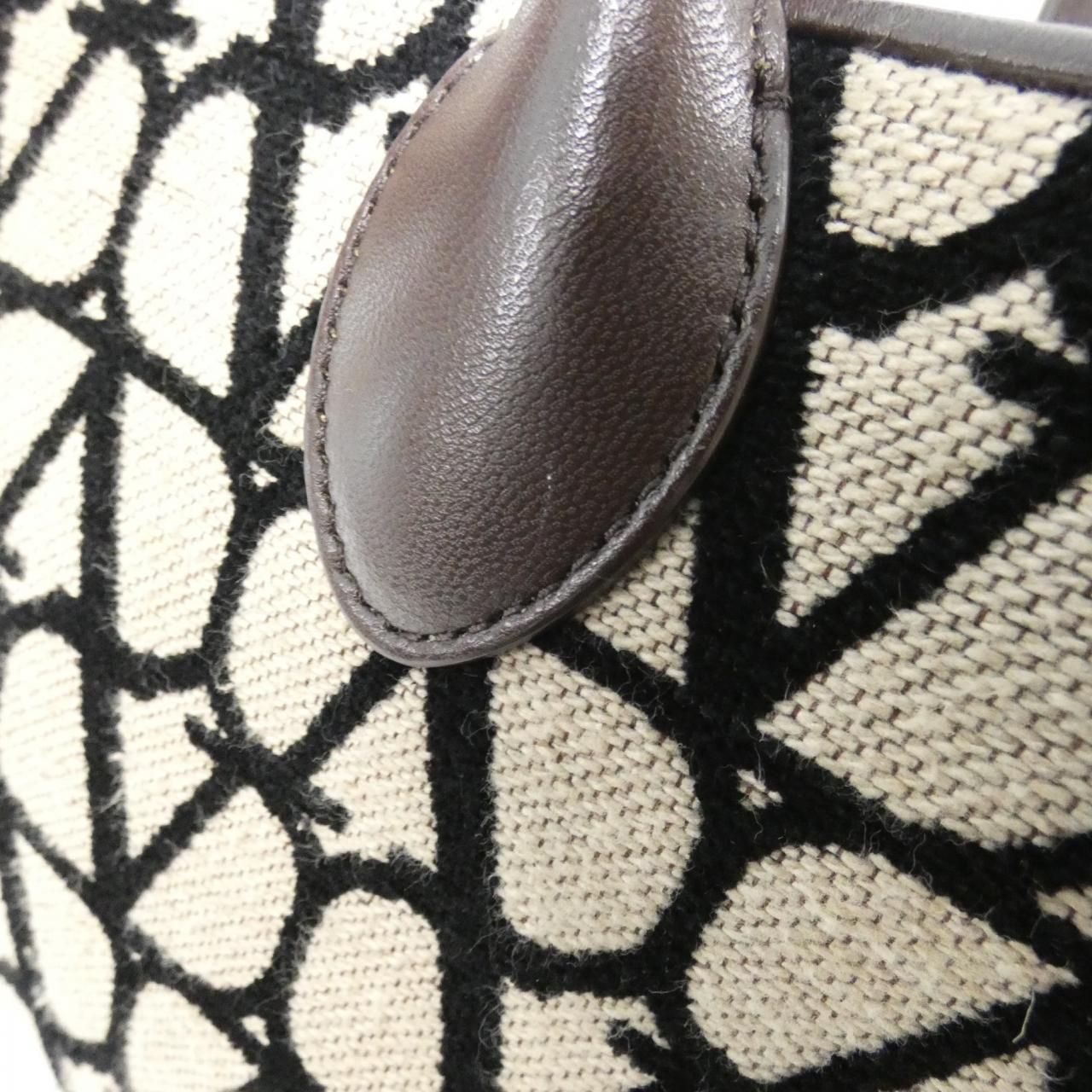 ヴァレンティノガラヴァーニ 2W2B0L76HUJ バッグ - メルカリ 