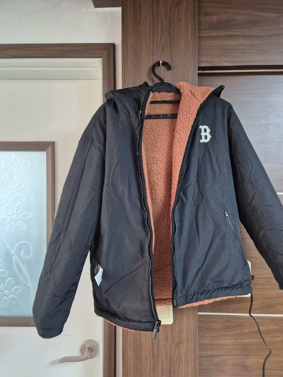 MLB リバーシブル ジャケット オーバーサイズ