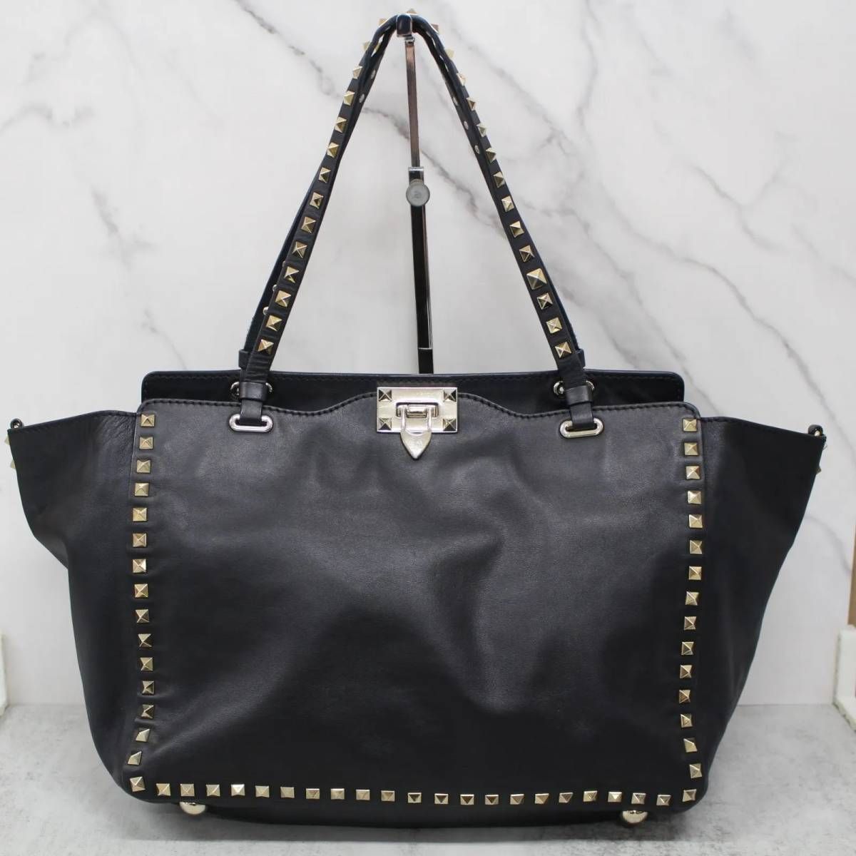 VALENTINO スタッズ付きトートバッグ ブラック ロックスタッズ グレインカーフスキン スモール トート for