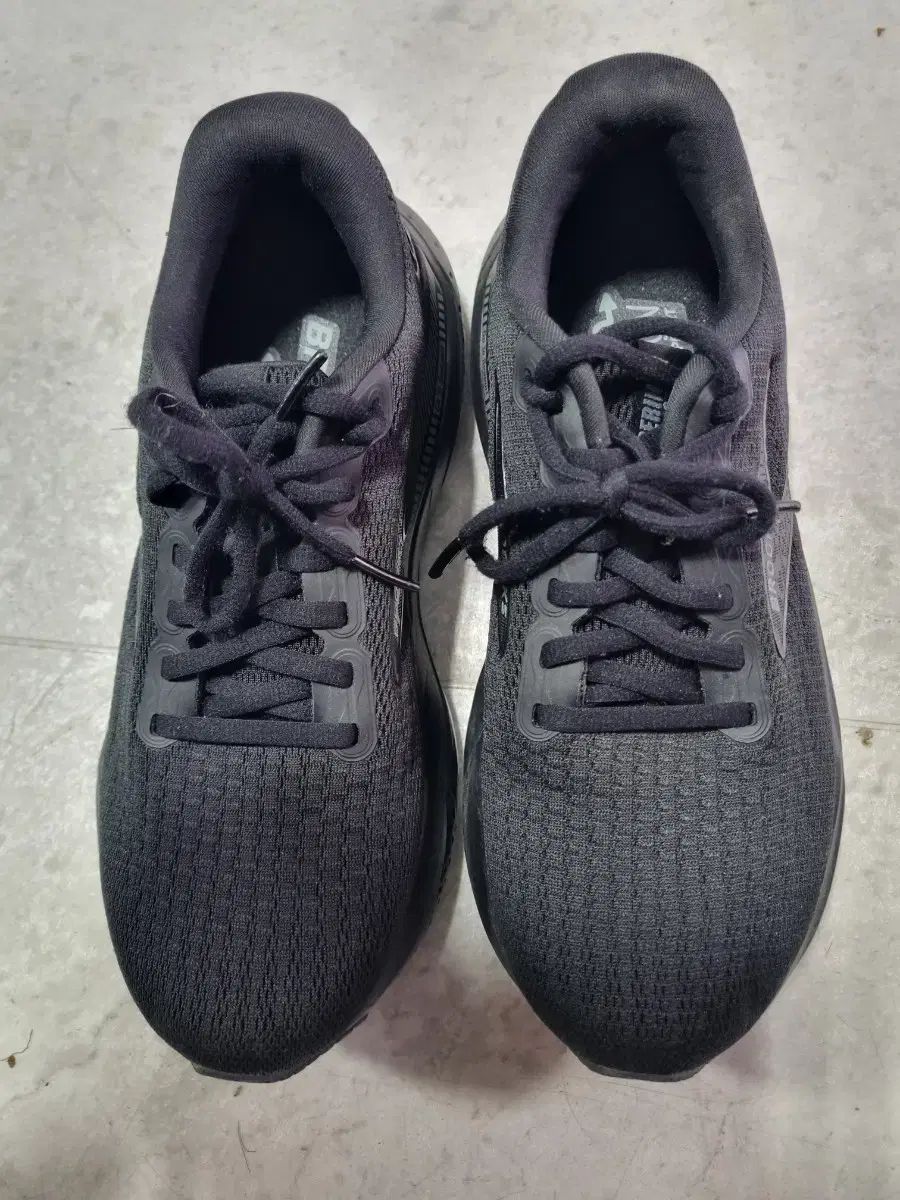 BROOKS ブルックス レディース ランニングシューズ