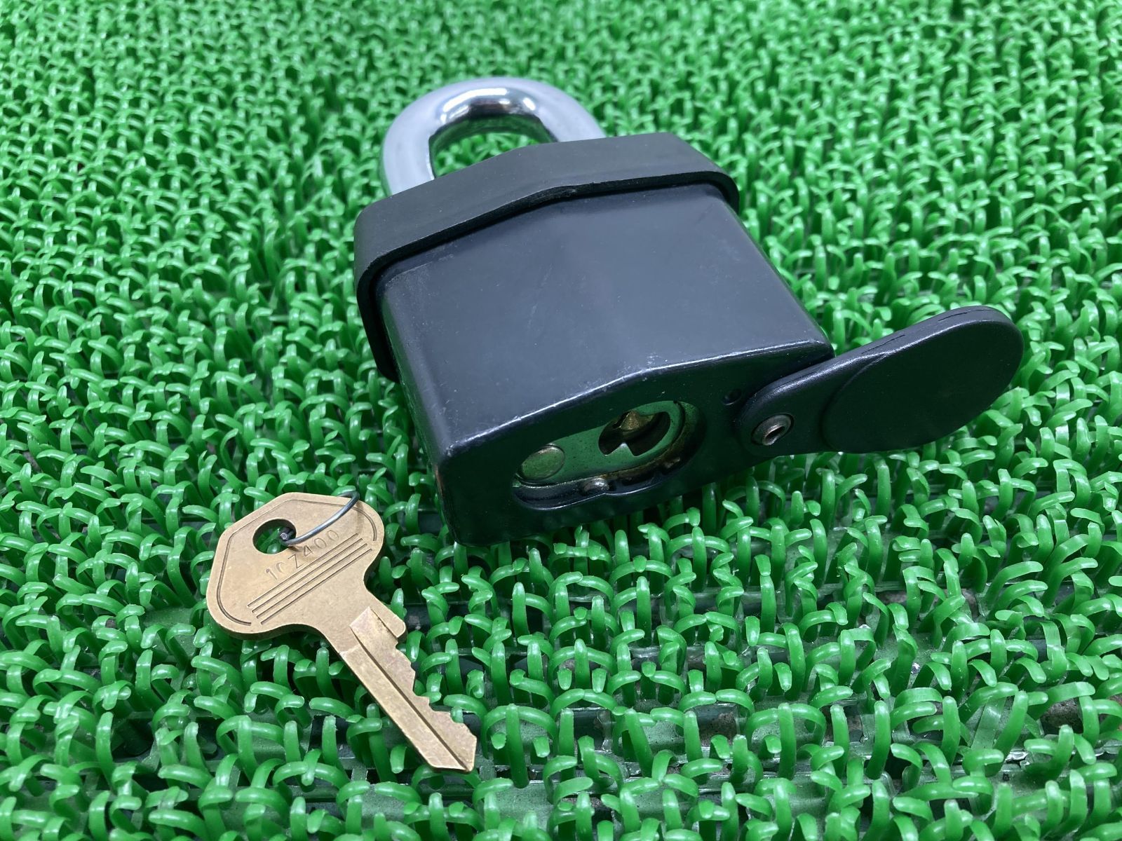 パドロック ハーレー 純正 中古 バイク 部品 オプション 南京錠 パッド