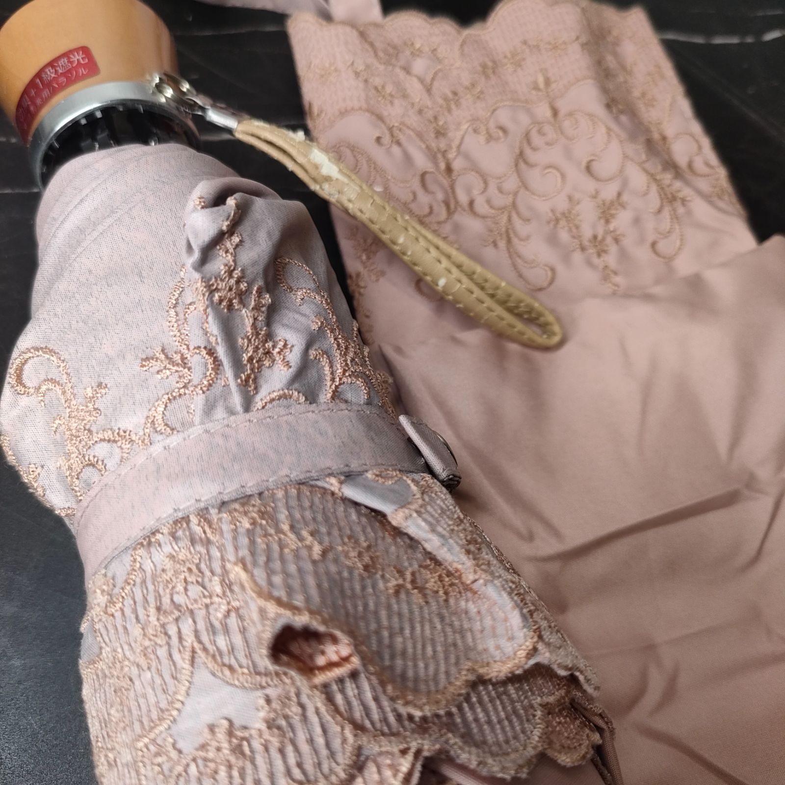 専用です。ミラショーン　晴雨兼用　折り畳み傘　レース柄　刺繍 ミラ・ショーン ミラノブルー レース刺繍の晴雨兼用折りたたみ傘