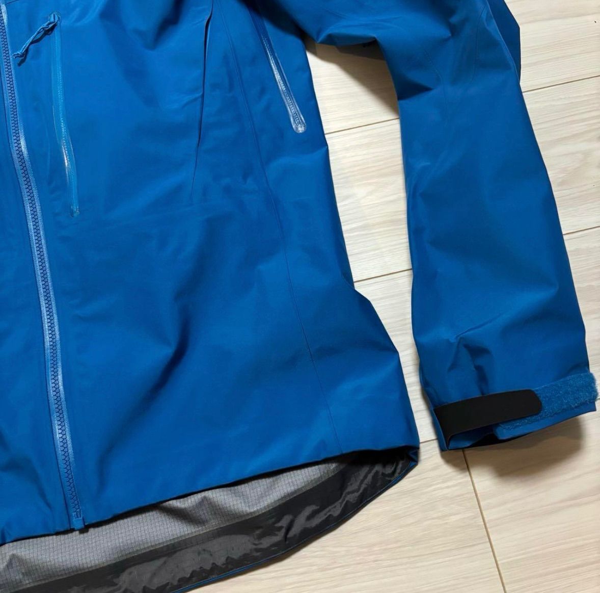 美品 アークテリクス アルファSV メンズM 青 ゴアテックス ナイロン